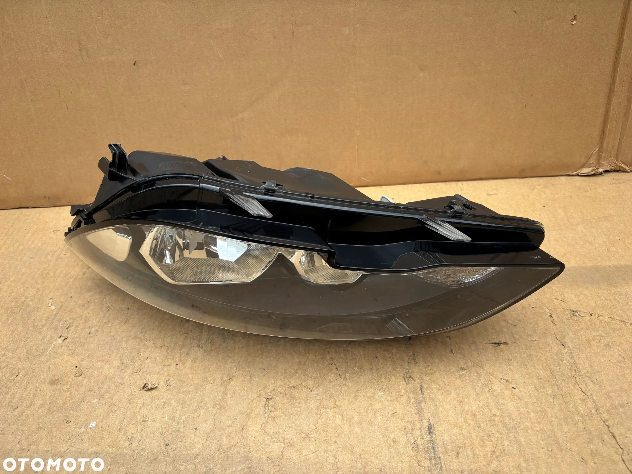 Oryginalna Lampa Przednia Lewa Peugeot 308 II T9 Ładna Zwykła H7 Europejska 9677523080 9677523080-00 14- - 6