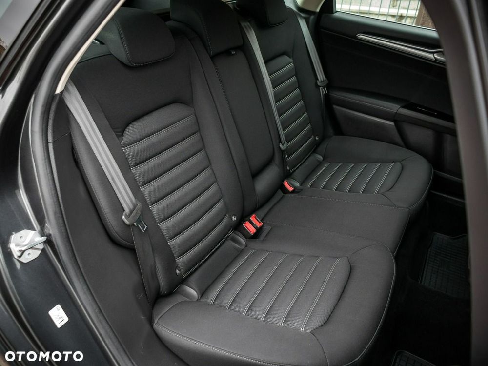 Ford Mondeo - 34