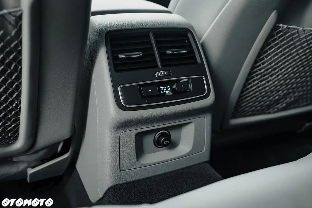 Audi A4 Avant 40 TDI quattro S tronic - 30