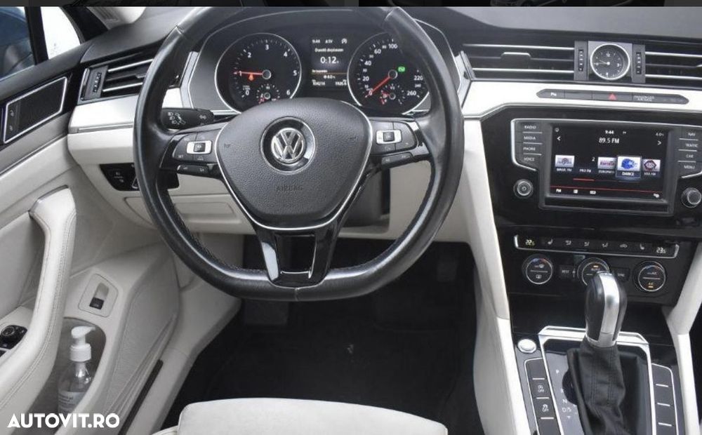 Volkswagen Passat 2.0 TDI DSG Highline - 18