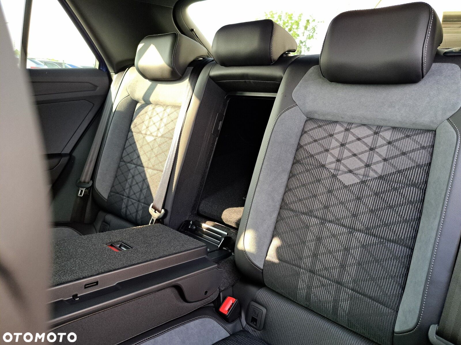 Volkswagen T-Roc 2.0 TSI 4Motion R-Line Plus DSG - 36