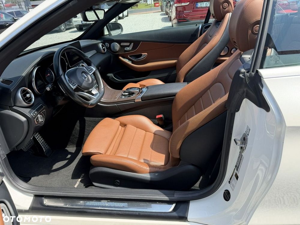 Mercedes-Benz Klasa C 300 9G-TRONIC AMG Line - 13