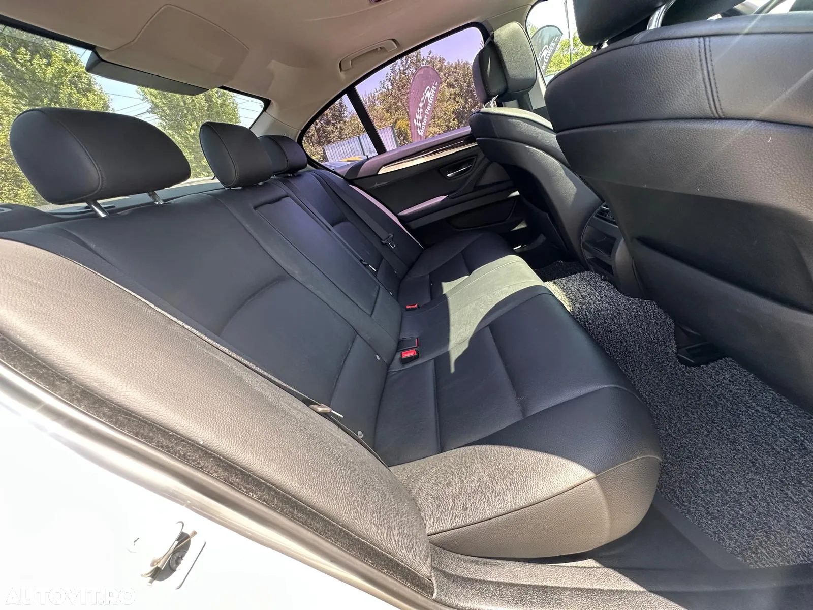 BMW Seria 5 520d Aut. BluePerformance - 9