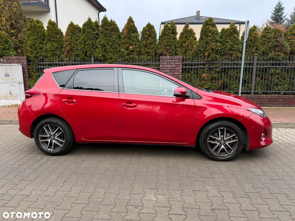 Toyota Auris 1.6 Executive - 3