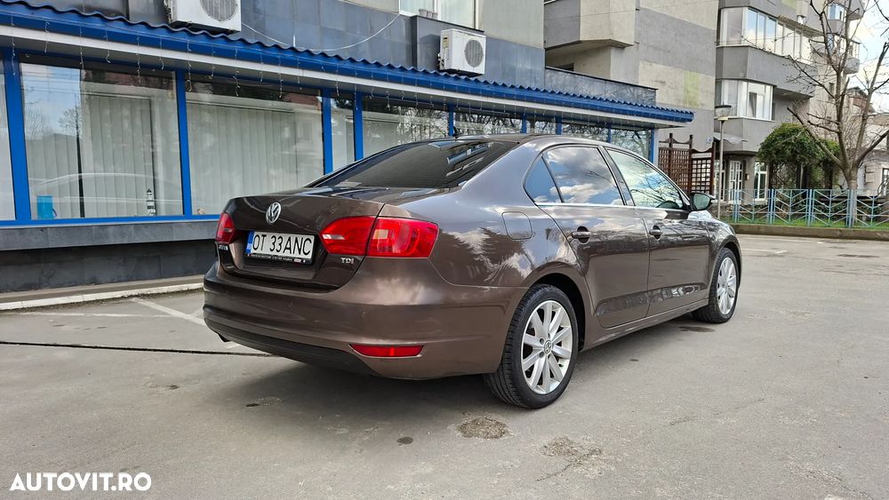 Volkswagen Jetta 1.6 TDI DPF Comfortline - 4