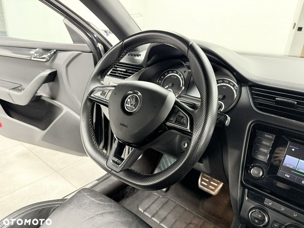 Skoda Octavia 2.0 TDI RS DSG - 24