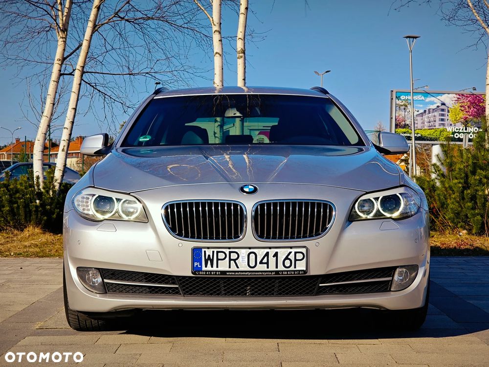 BMW Seria 5 525d Sport-Aut - 2
