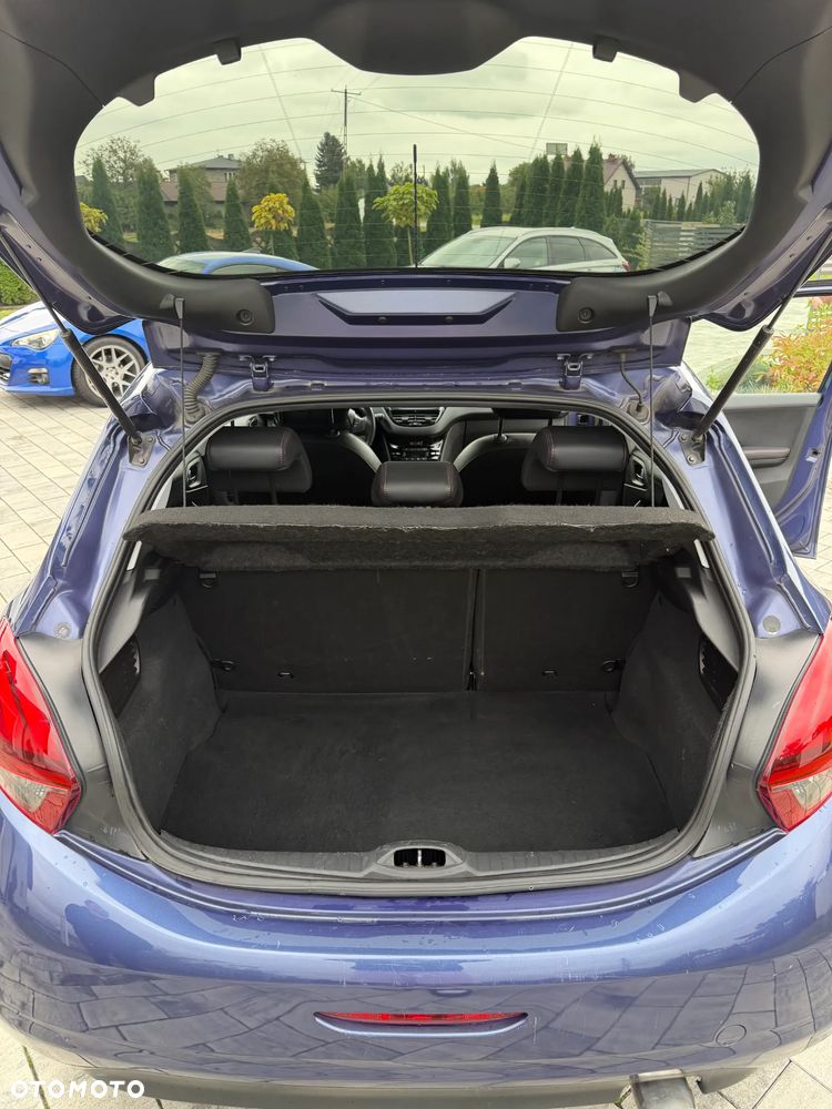 Peugeot 208 - 16