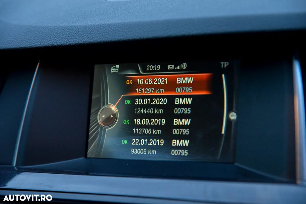 BMW Seria 5 520d Aut. Luxury Line - 31