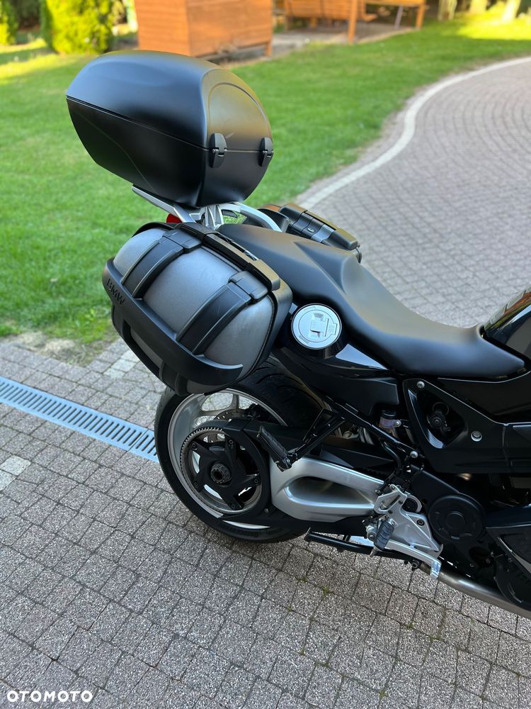 BMW F - 27