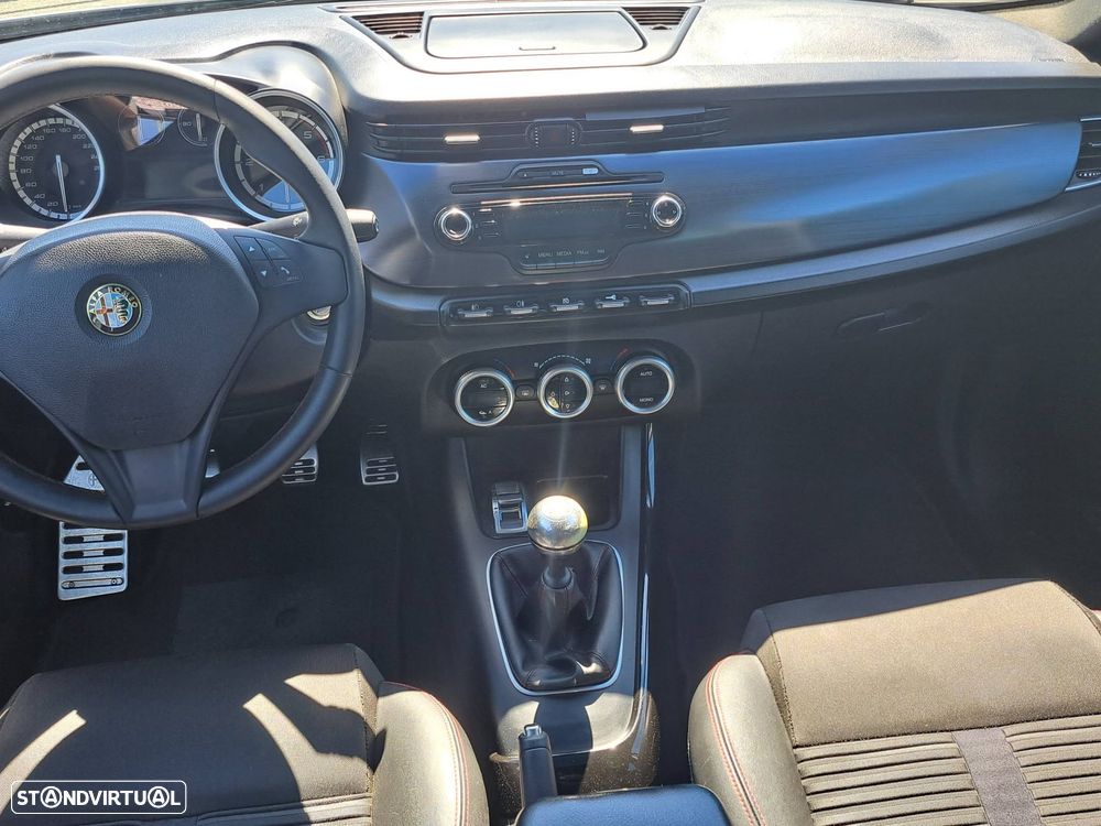 Alfa Romeo Giulietta 1.6 JTDM Distinctive - 7
