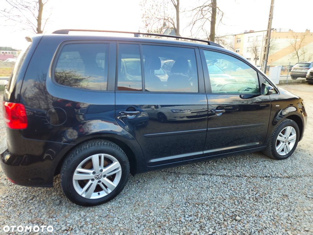 Volkswagen Touran 1.6 TDI DPF BlueMot Comfortline - 24