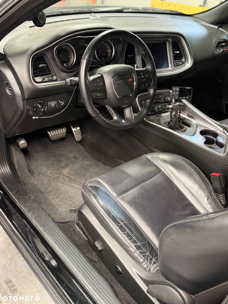 Dodge Challenger 6.4 Scat Pack - 8