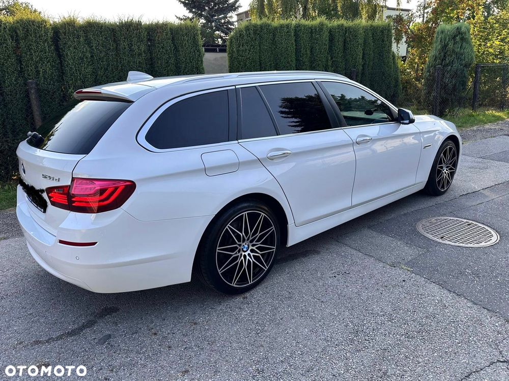 BMW Seria 5 520d xDrive - 4