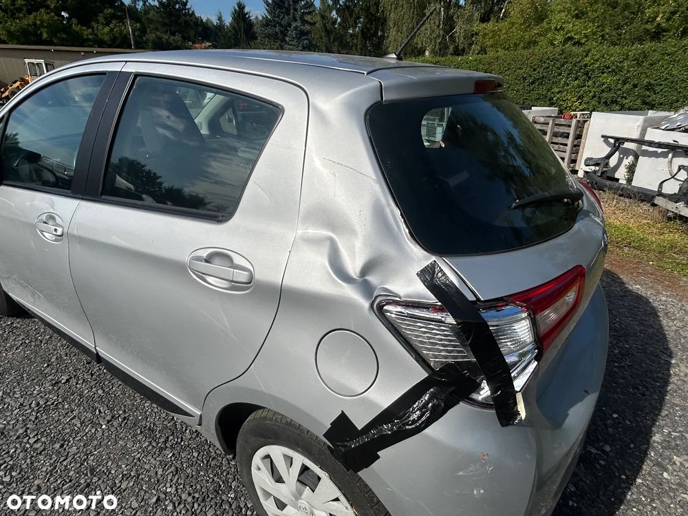 Toyota Yaris Hybrid 100 Dynamic EU6 - 5