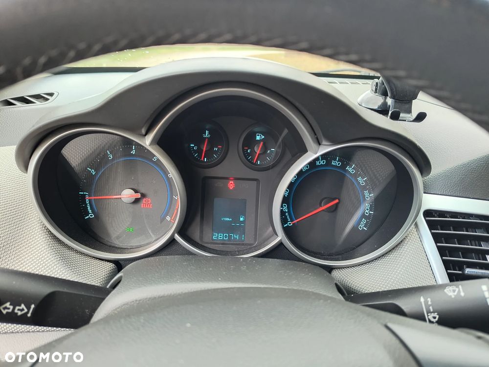 Chevrolet Cruze 1.8 LS - 14
