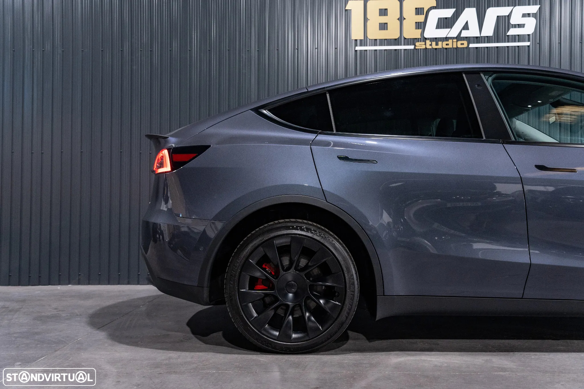 Tesla Model Y Long Range Dual Motor AWD - 43