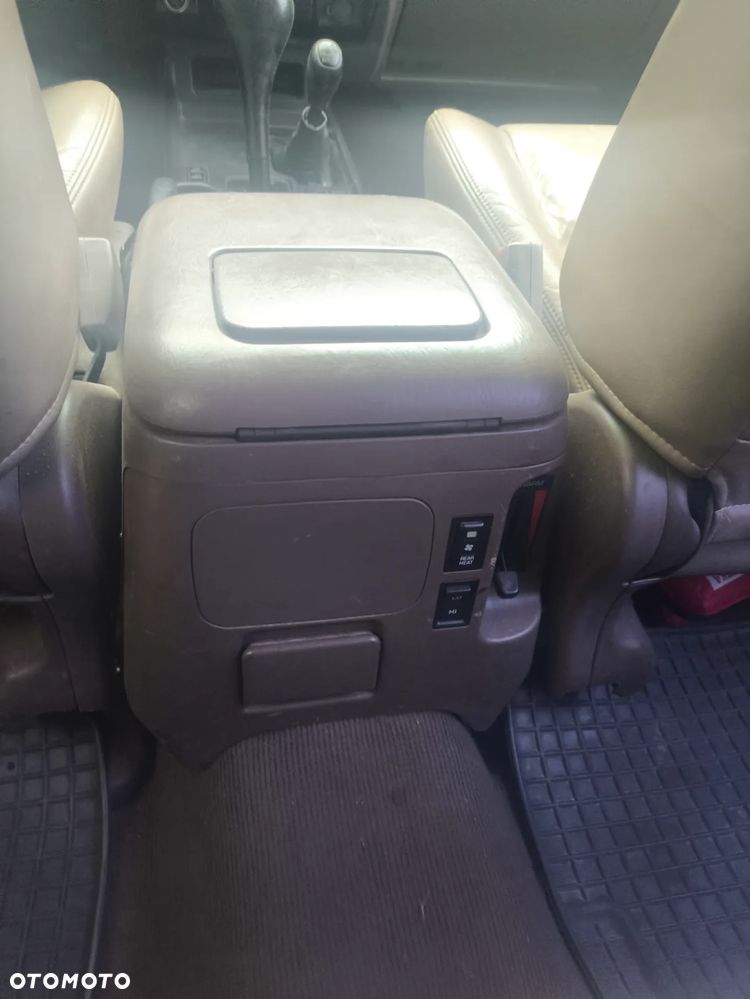 Toyota Land Cruiser - 8