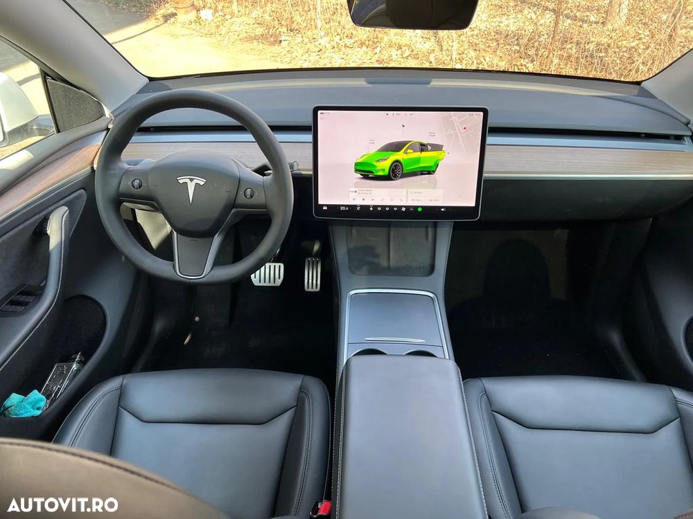 Tesla Model Y Performance Dual Motor AWD - 7