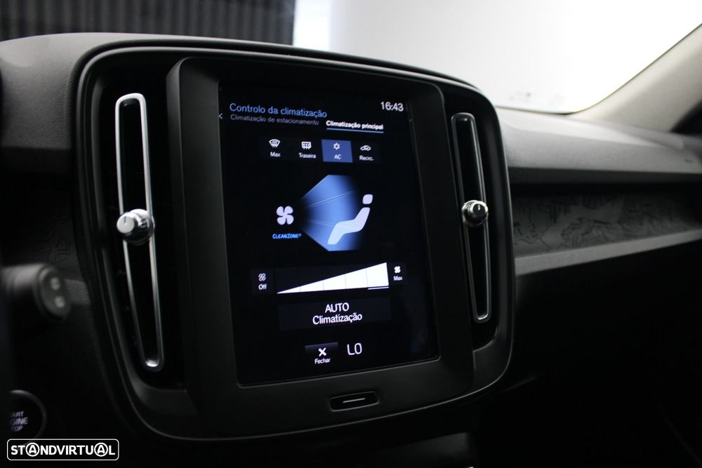 Volvo XC 40 1.5 T2 Momentum Core - 19