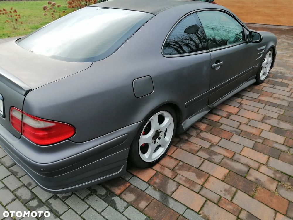 Mercedes-Benz CLK - 12