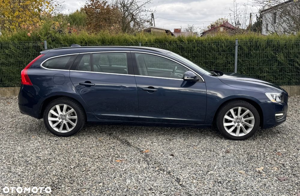 Volvo V60 D2 Summum - 6