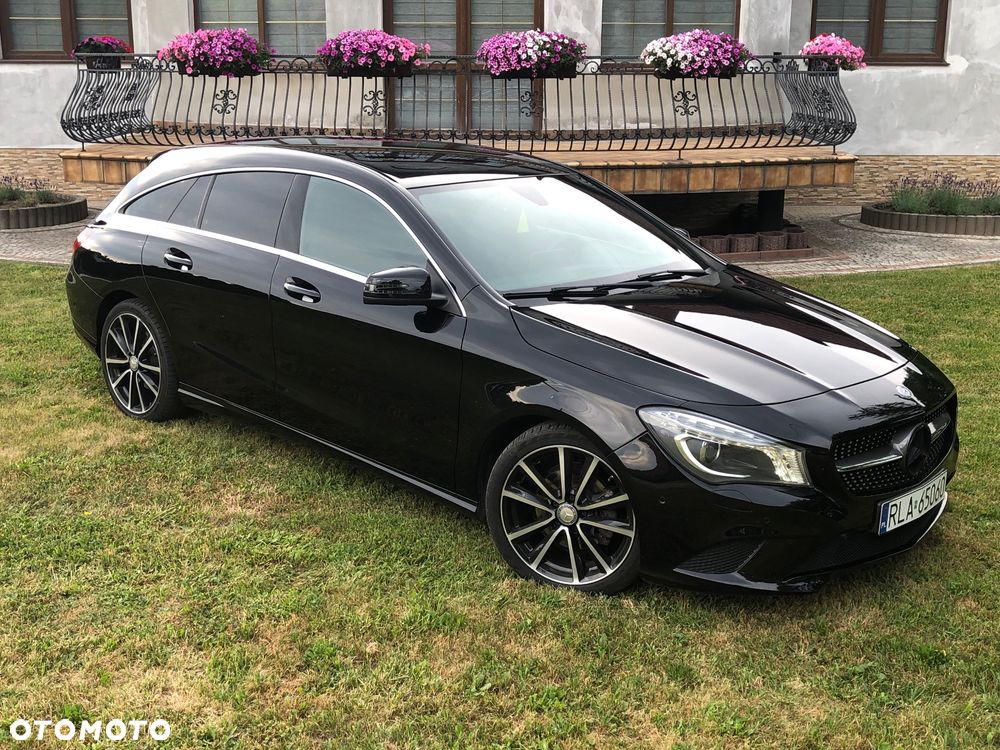 Mercedes-Benz CLA 180 7G-DCT Urban - 3