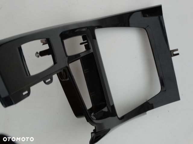 BMW X1 X2 F48 Dekor Ramka Tunel Europa Mpakiet Black Piano Ideał 9292547 - 3