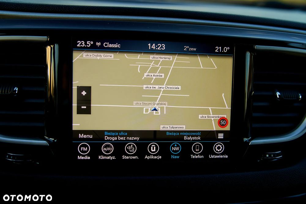 Chrysler Pacifica - 17