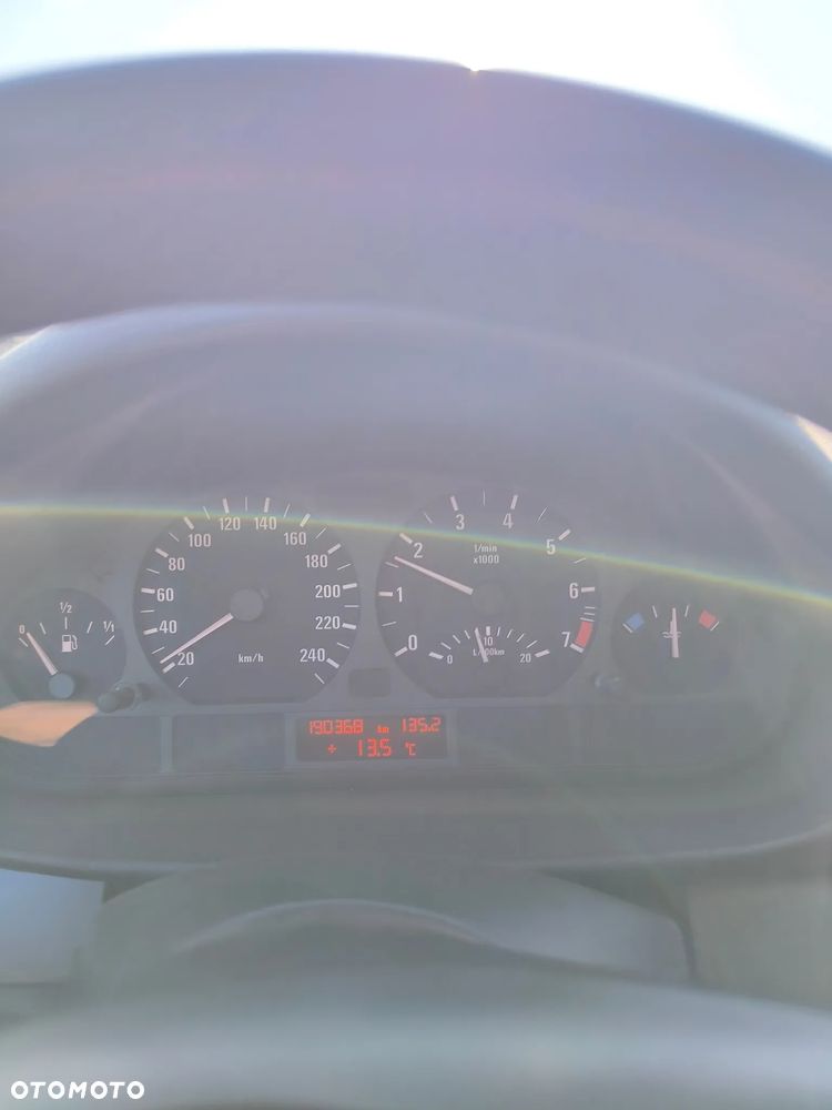 BMW Seria 3 318i - 30