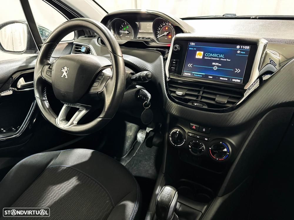 Peugeot 208 1.2 PureTech Allure - 24