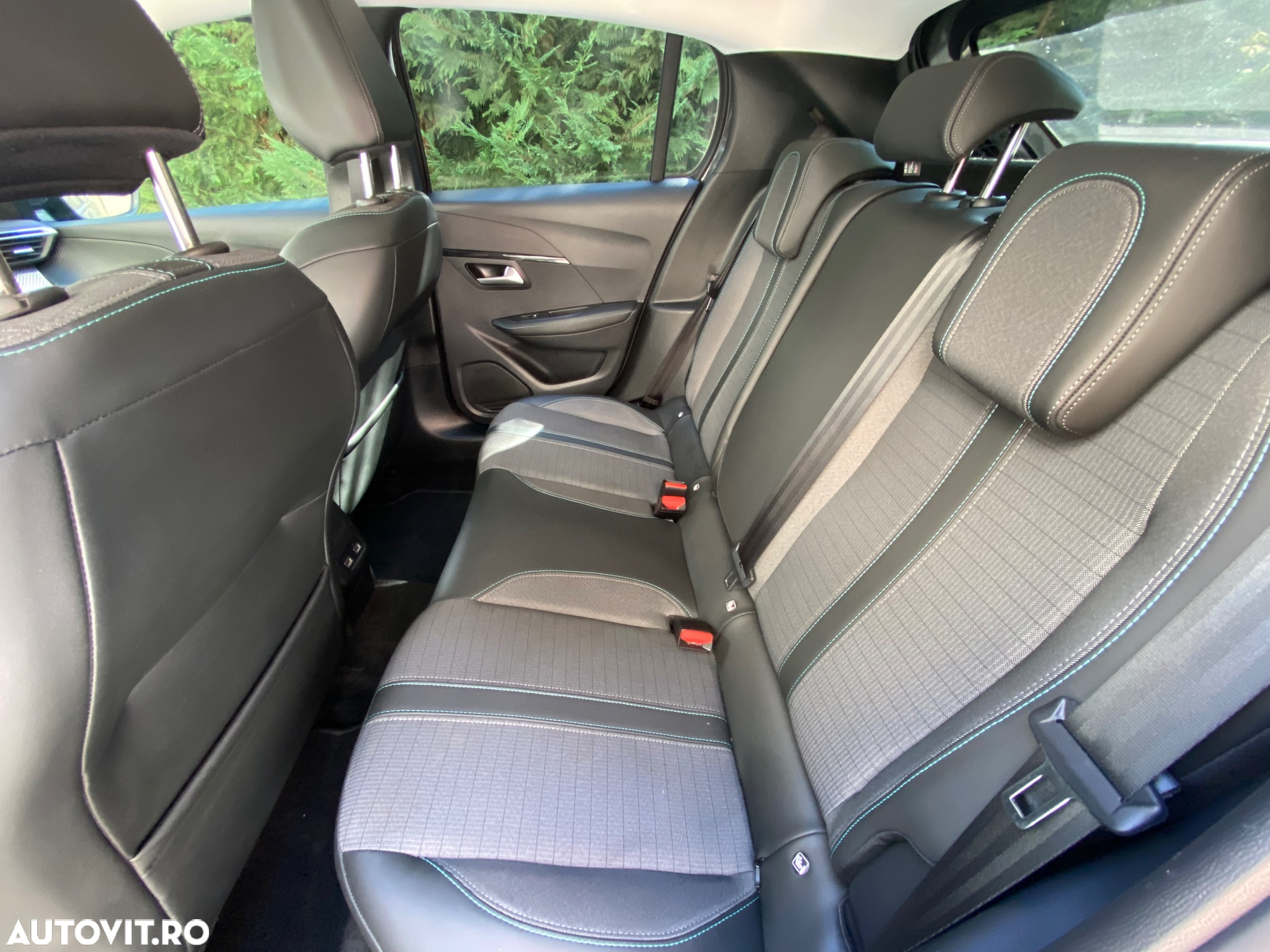 Peugeot 208 PureTech 100 EAT8 Allure Pack - 14