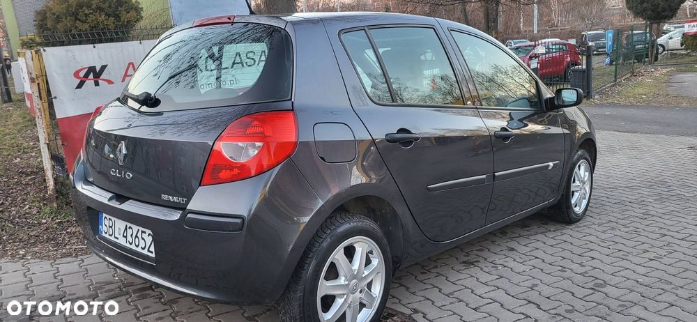 Renault Clio 1.2 16V All Inclusive - 4