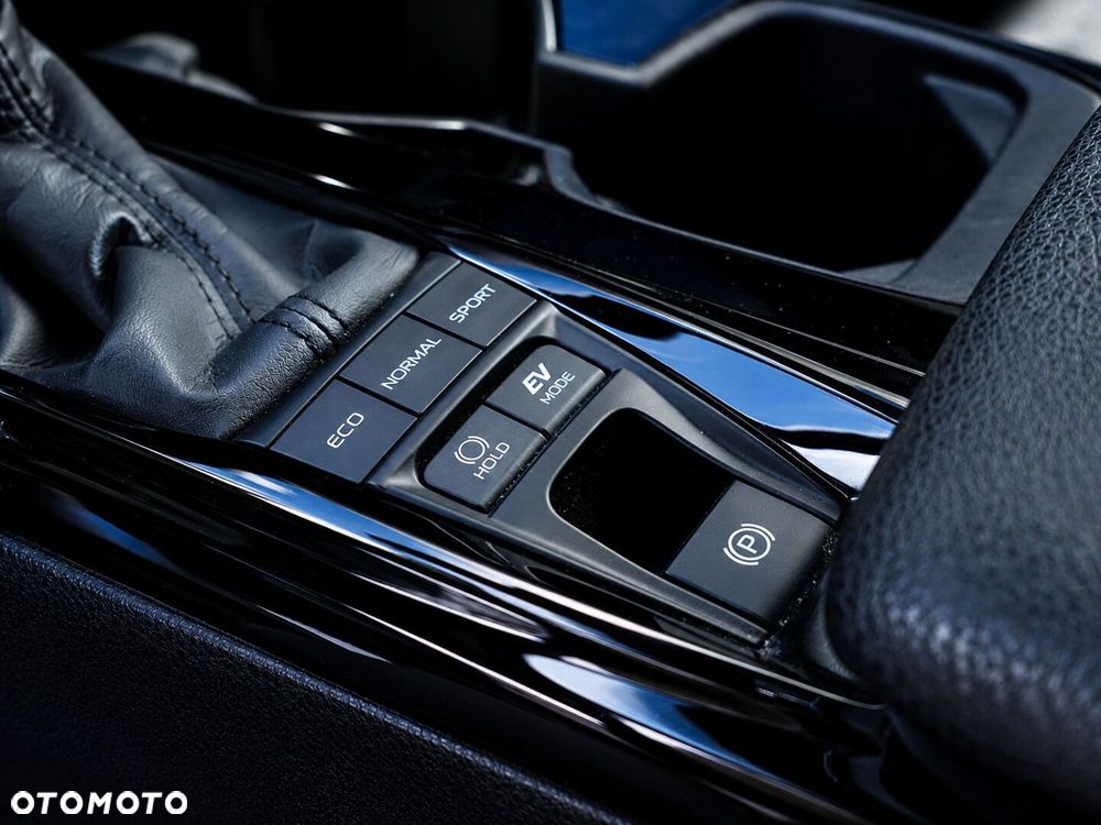 Toyota Camry - 17