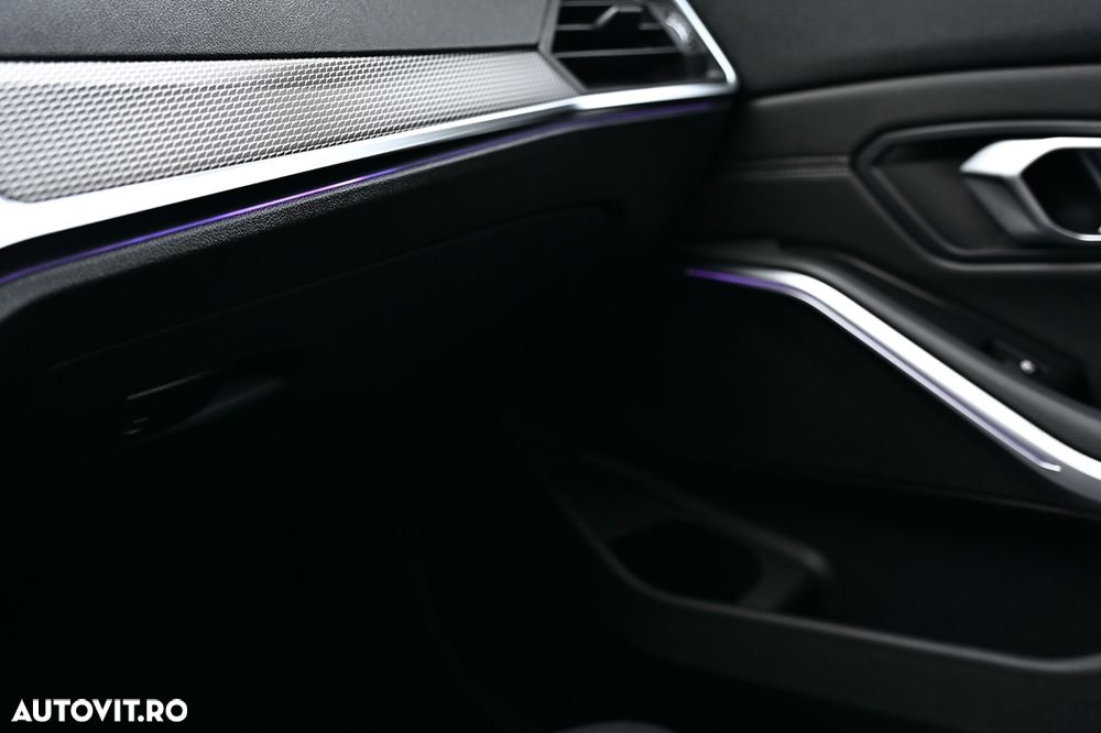 BMW Seria 3 330i xDrive Aut. M Sport - 29