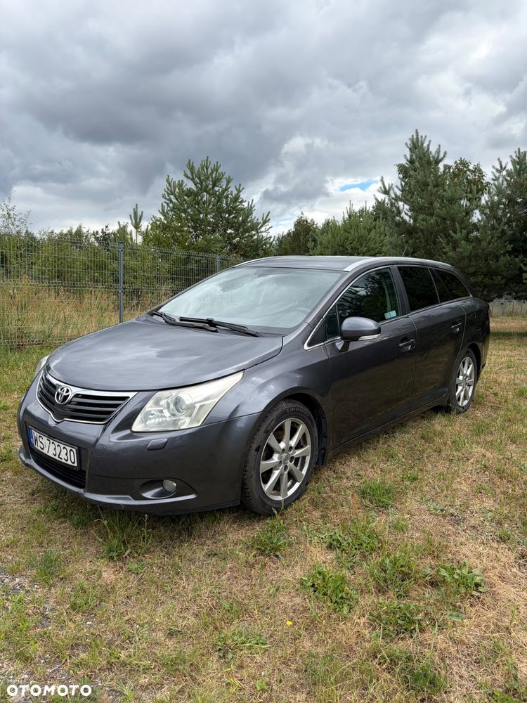 Toyota Avensis - 1