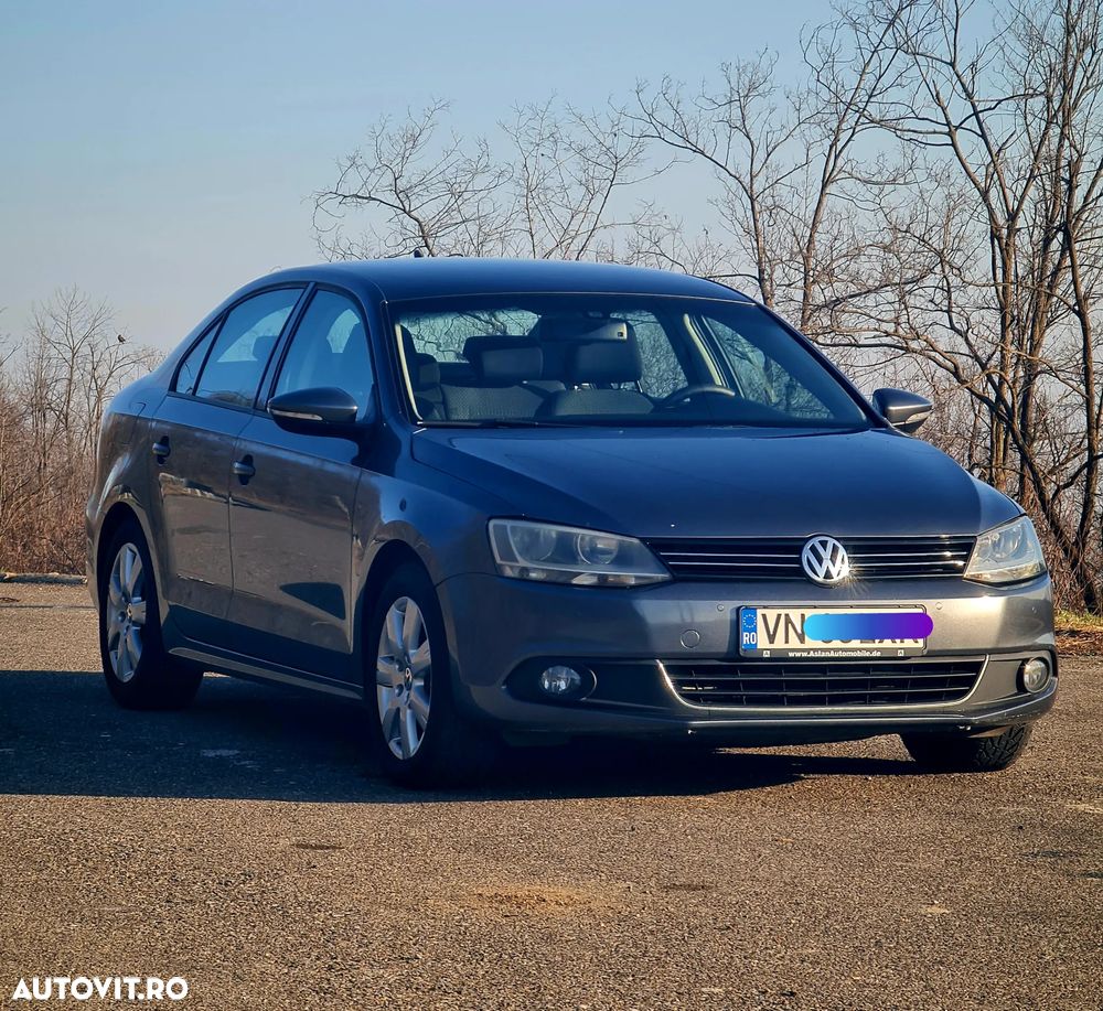 Volkswagen Jetta 1.6 TDI Blue Motion Technology Trendline - 1