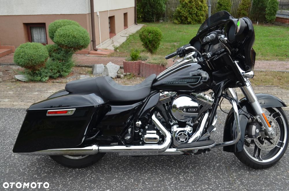 Harley-Davidson Touring Street Glide - 20