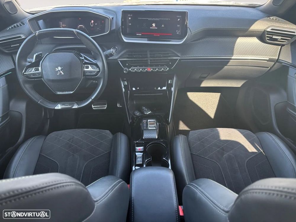 Peugeot 2008 1.5 BlueHDi GT EAT8 - 11