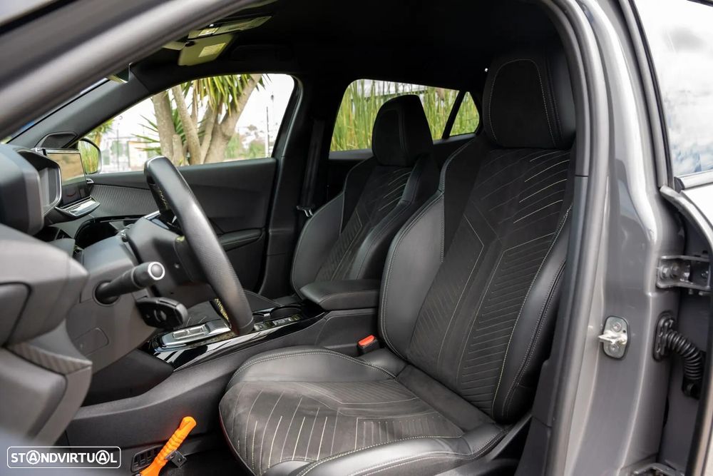 Peugeot e-2008 GT - 23