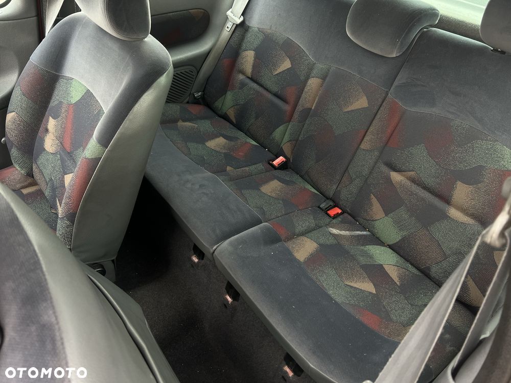 Renault Clio - 7