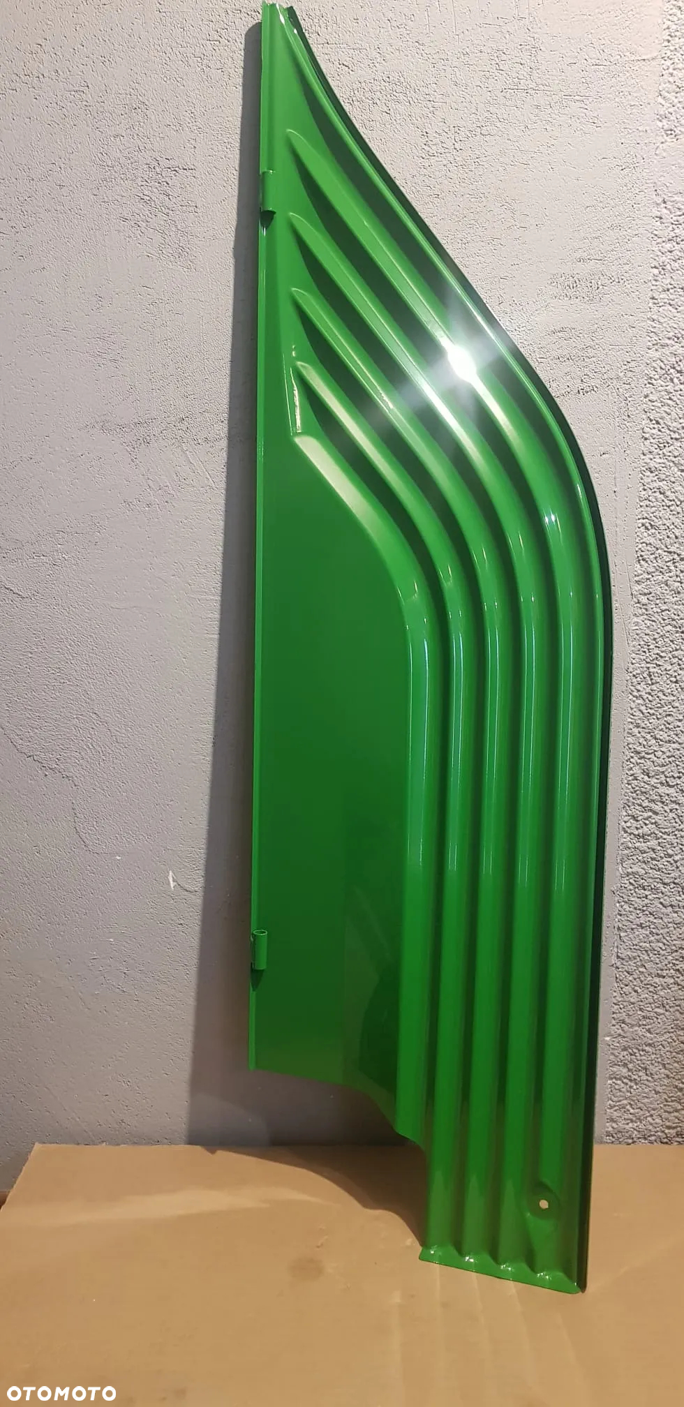 Osłona silnika prawa John Deere AL120113 - 3