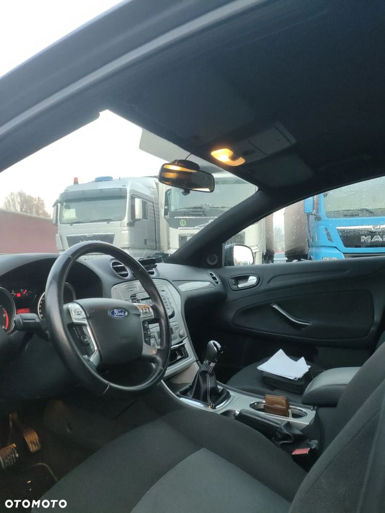 Ford Mondeo 1.8 TDCi Trend - 9