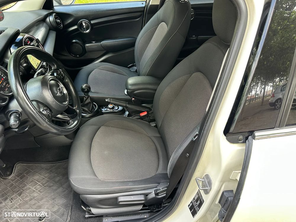 MINI 5 Portas Cooper D - 31