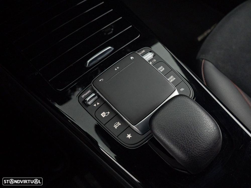 Mercedes-Benz CLA 250 e Shooting Brake AMG Line - 25