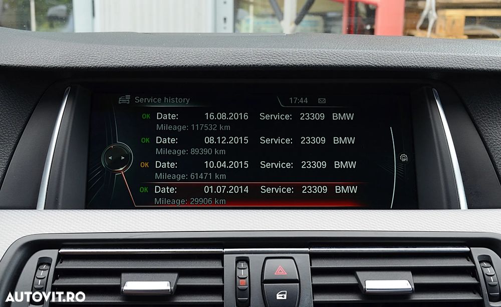 BMW Seria 5 520d xDrive Aut. - 32