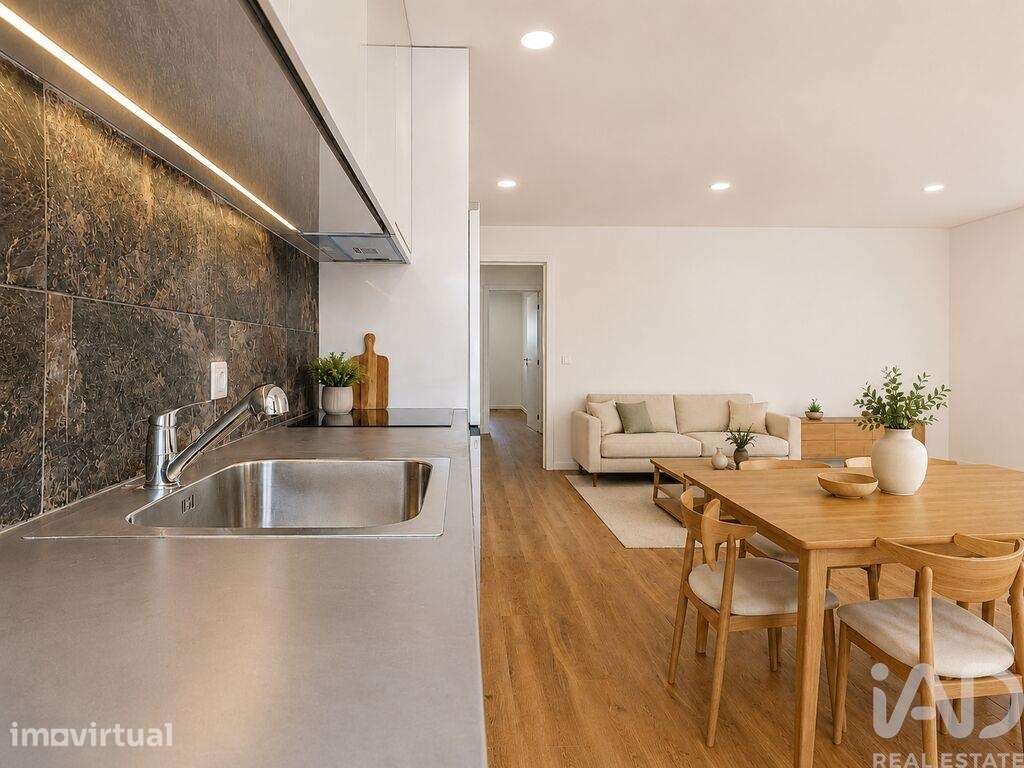 Apartamento T2 em Oliveira de 100 m2 - Grande imagem: 2/24
