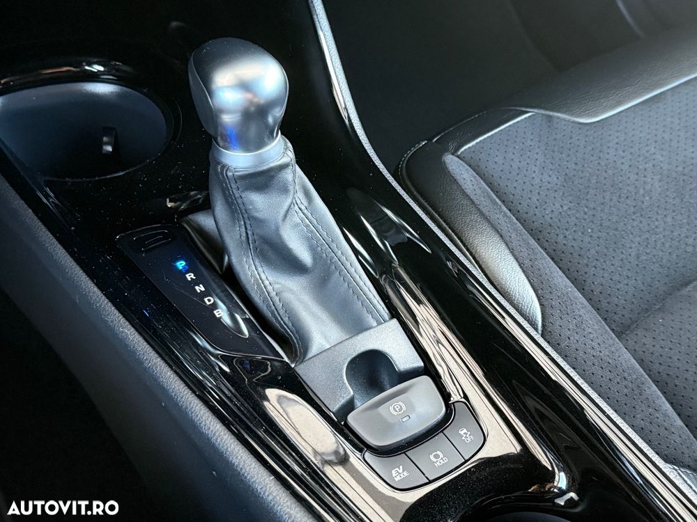 Toyota C-HR Hybrid Business-Edition - 17
