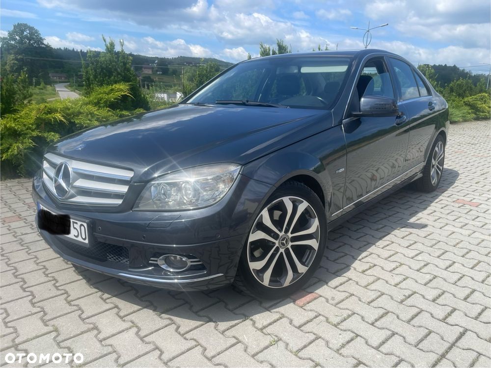 Mercedes-Benz Klasa C 180 CGI BlueEFFICIENCY Avantgarde - 14