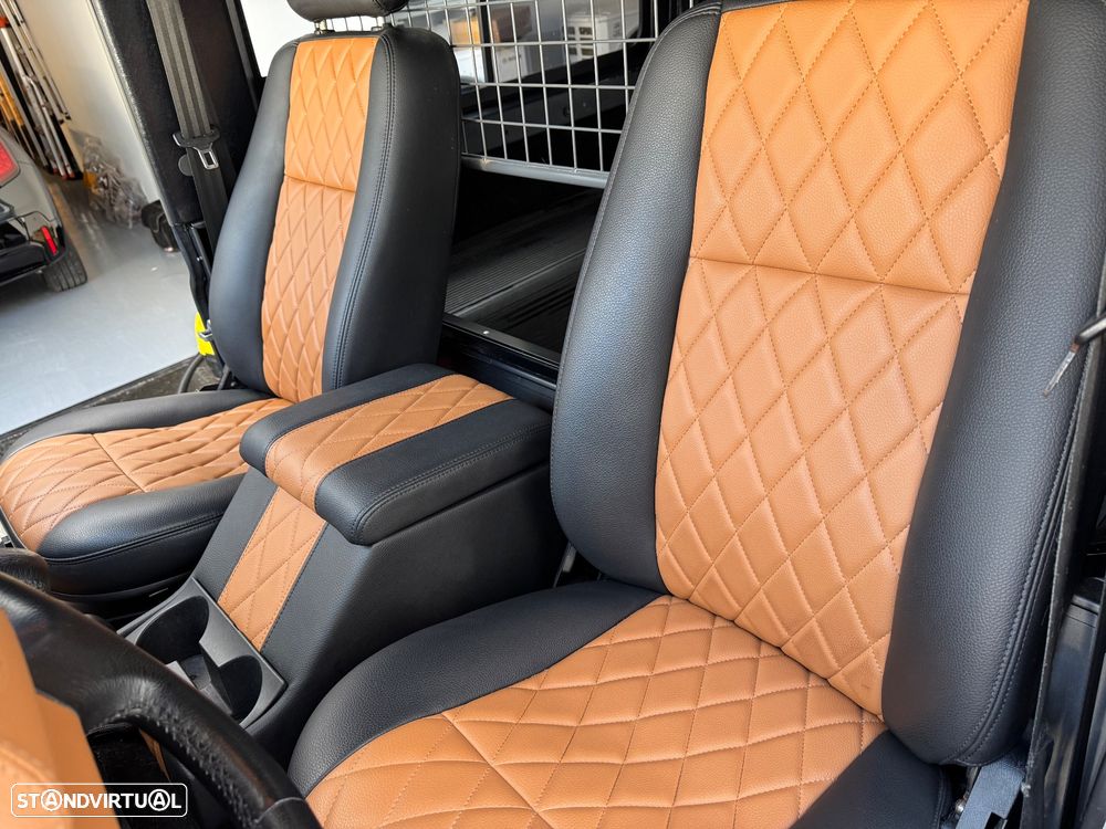 Land Rover Defender 90 Hard Top SE - 9